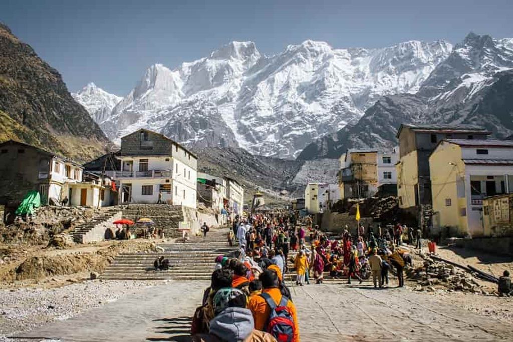 Kedarnath trek route filled with pilgrims
